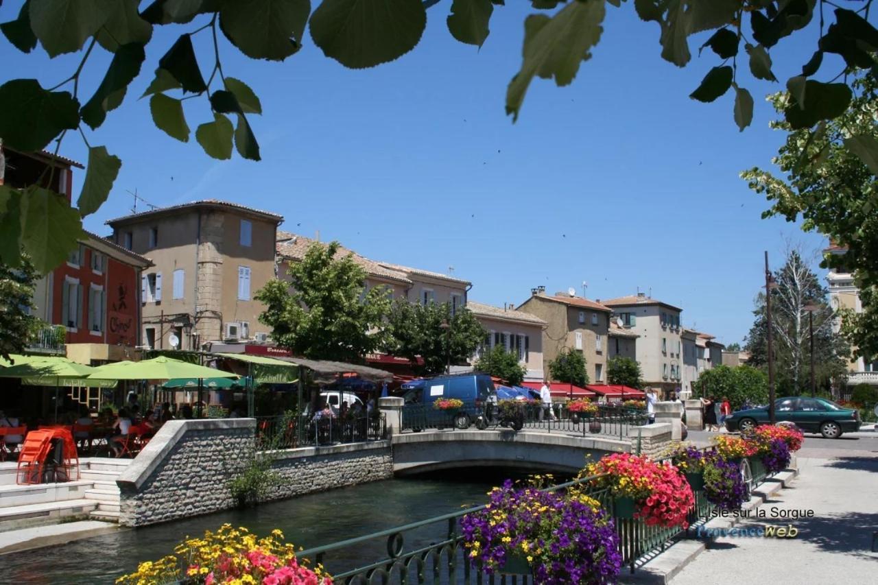 Logement Studio Avec Vue Sur Le Centre Historique LʼIsle-sur-la-Sorgue Εξωτερικό φωτογραφία